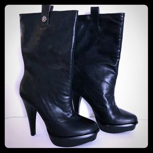 💚Calvin Klein “Veronica” platform boot-size 6.5💚